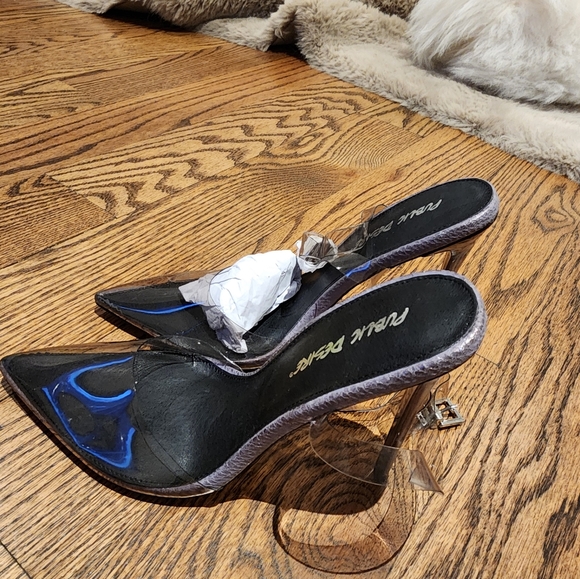 Scrappy Heels - Picture 2 of 2